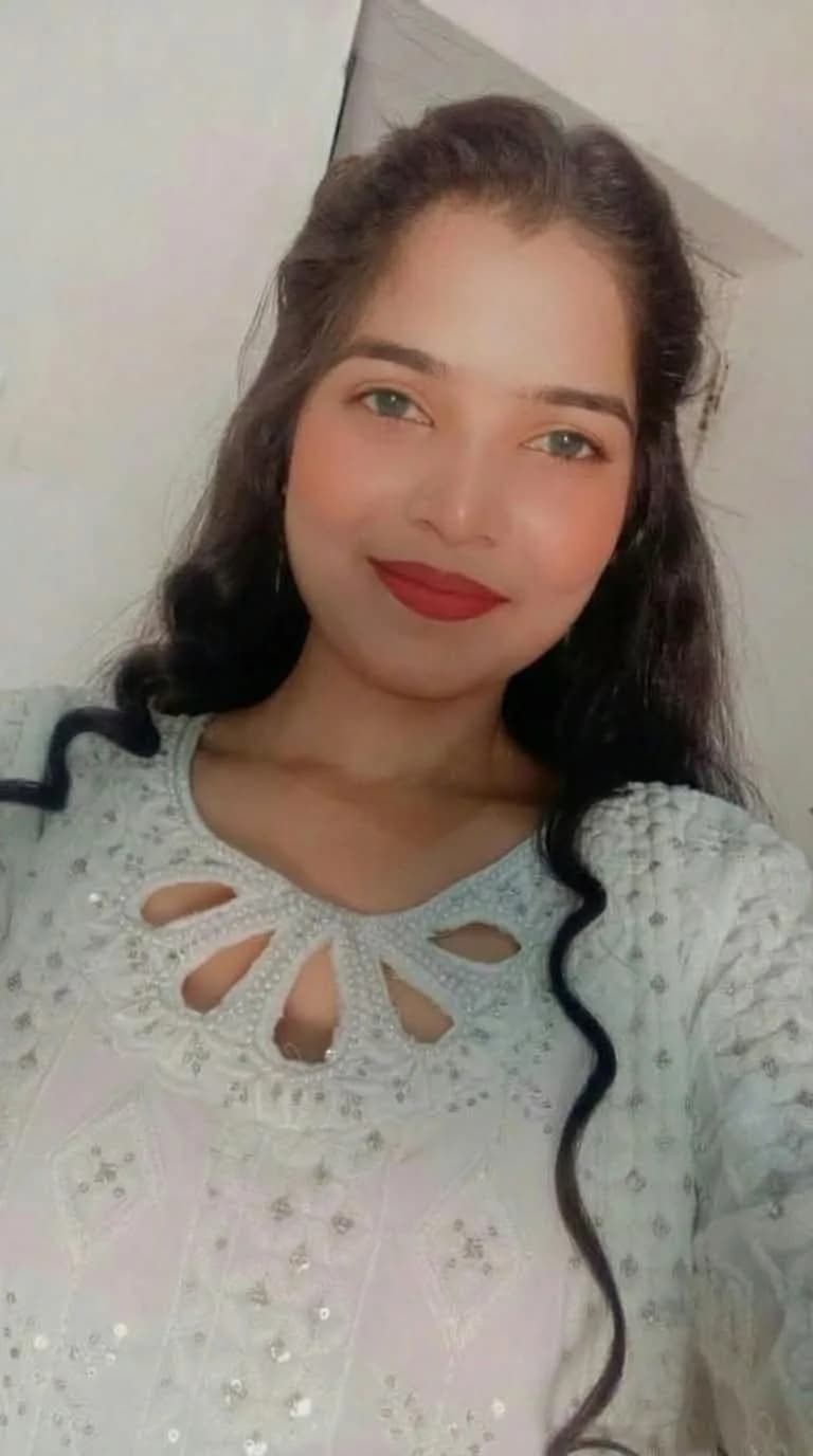 Portrait of Afreen Bano , Master Hand Embroiery Artisan